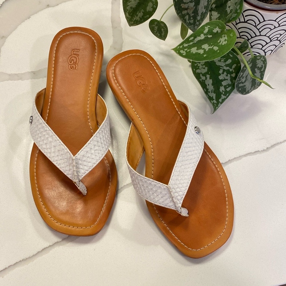 UGG® Tuolumne Flip Flop Leather